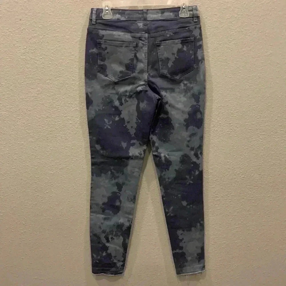 LOGO by Lori Goldstein High Rise Cloud Print Skinny Jeans - Picture 3 of 5